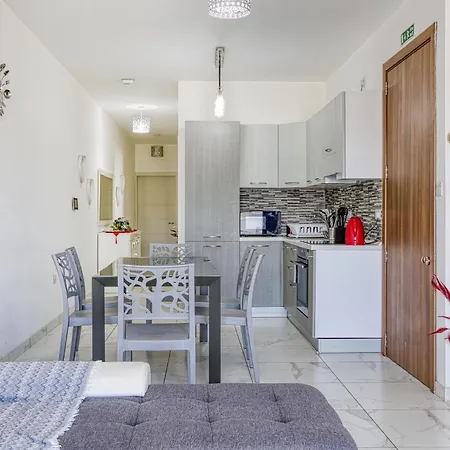 Cosy, Comfy 2br In Central By 360 Estates Apartament