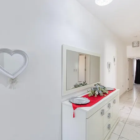 Appartamento Cosy, Comfy 2br In Central By 360 Estates Marsaxlokk